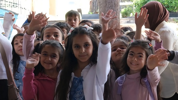 Kırsaldaki 1500 öğrenciye sinema hediye