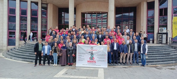 HAK-İŞ Konfederasyonu 1 Mayıs’ı kutladı
