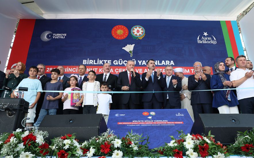 Cumhurbaşkanı Erdoğan ile Aliyev, Kahramanmaraş’ta 250 bininci konutu teslim etti