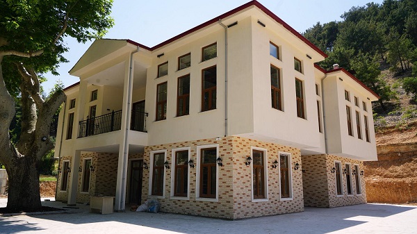 Büyükşehir’den Dulkadiroğlu’na Yeni Sosyal Mekân; Çınaraltı