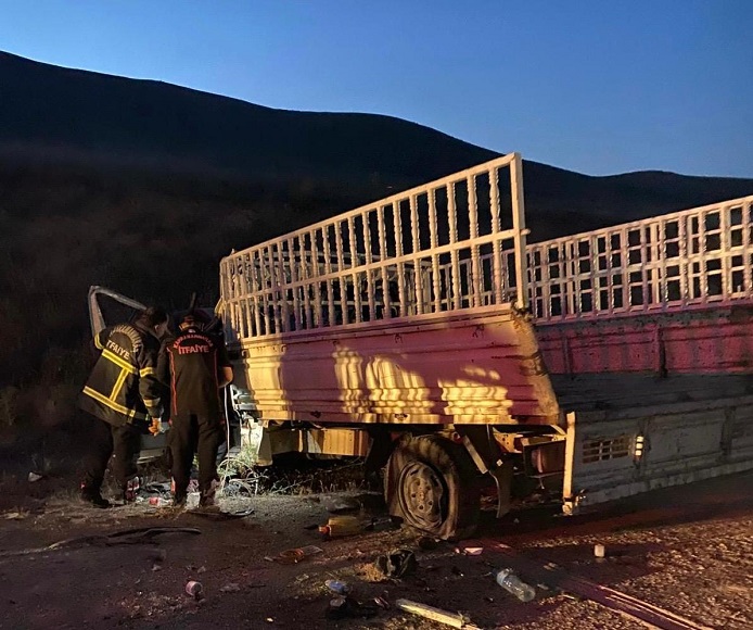 Elbistan’da kamyonet ile otomobil çarpıştı: 1 yaralı