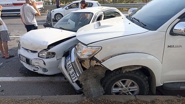 Kahramanmaraş’ta zincirleme kaza: 4 yaralı