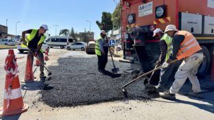 Bozdukları yolları asfaltlıyorlar
