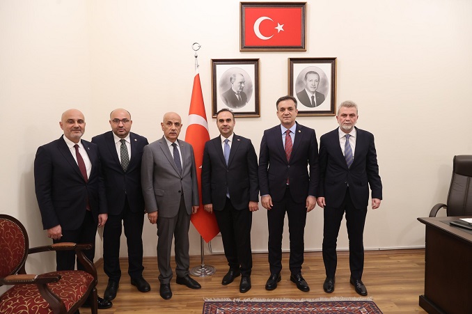 AK Parti Kahramanmaraş Heyeti, Sanayi ve Teknoloji Bakanı Kacır ile Görüştü