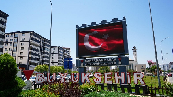 Kahramanmaraş Ay Yıldızla Donandı, Milli Ruh Sokaklara Taştı