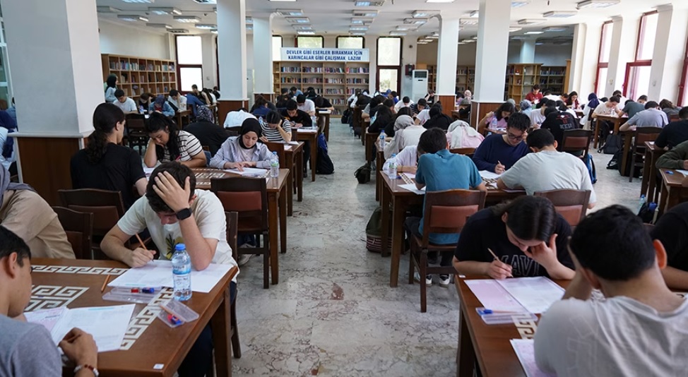 Başarıya Giden Yolda Büyükşehir Gençlerin Yanında