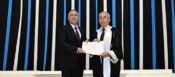 Tıp Doktoru, siyasetçi ve öğrenci