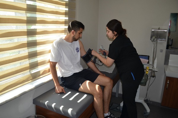 Kahramanmaraş’ın Sağlık Üssü Sular Akademi, İstiklalspor’a Tam Destek Veriyor