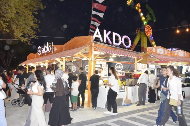 Fuarın ve Halkın Gözdesi “AKDO”