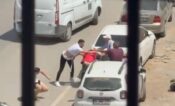 Trafikte motokurye’ye acımasız saldırı..