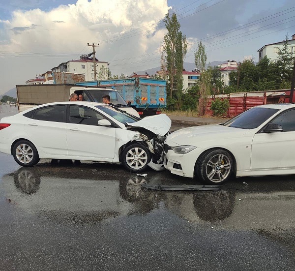 Göksun’da zincirleme kaza: 1 yaralı
