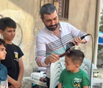 Kahramanmaraş’ta berber makasıyla gelen mutluluk