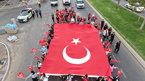 Kahramanmaraş’ta gurur yürüyüşü