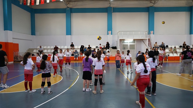 5 Bin Çocuk Yaz Tatilini spor yaparak geçirdi