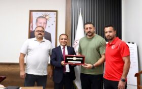 Kahramanmaraşlı Güreşçilerden İl Millî Eğitim Müdürü Baydur’a Teşekkür Ziyareti