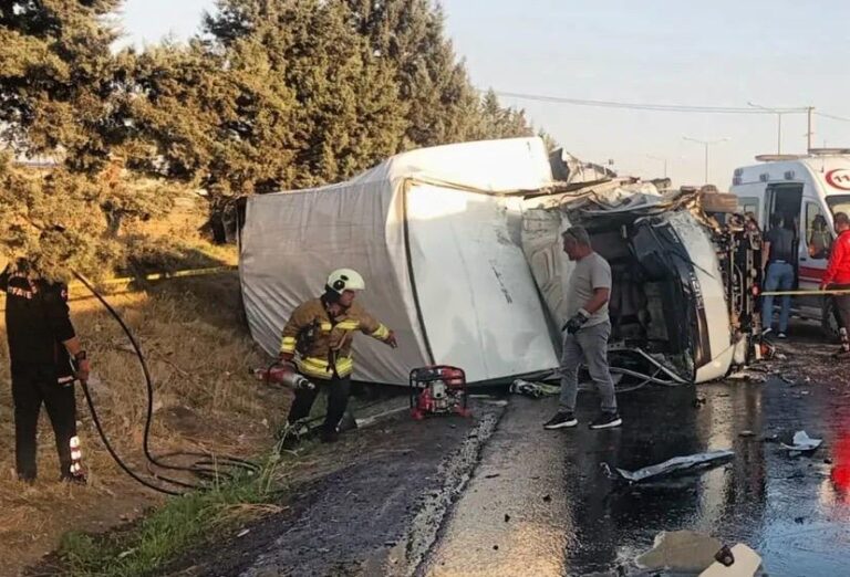 Kahramanmaraş’ta Feci Kaza: Tankere Çarpan Kamyonet Sürücüsü Hayatını Kaybetti
