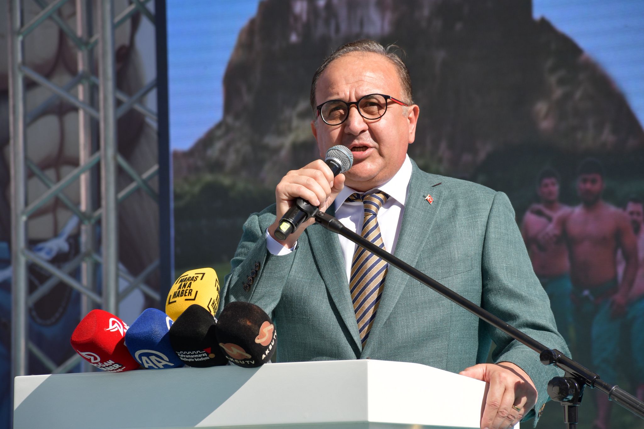 Şalvar Güreşi Türkiye Şampiyonası’nda Şahin Hopur’dan Duygusal Mesaj: “Güreş Bahane, Asıl Olan Vefa ve Şehitlerimizi Anmak”