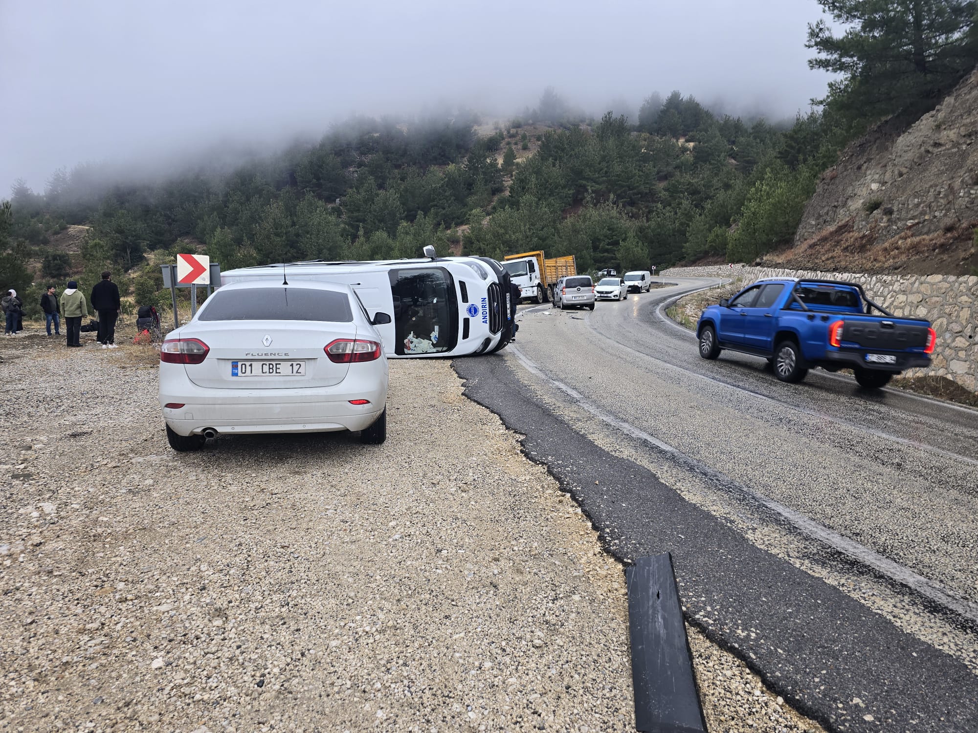 Yolcu Minibüsü Takla attı