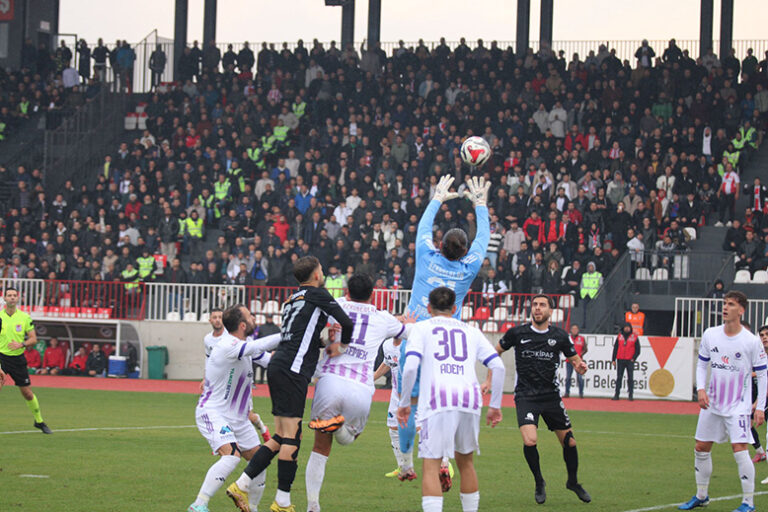 İstiklalspor’dan Son Dakika Zaferi: Uzatmalarda Gelen Gol Tribünleri Ayağa Kaldırdı
