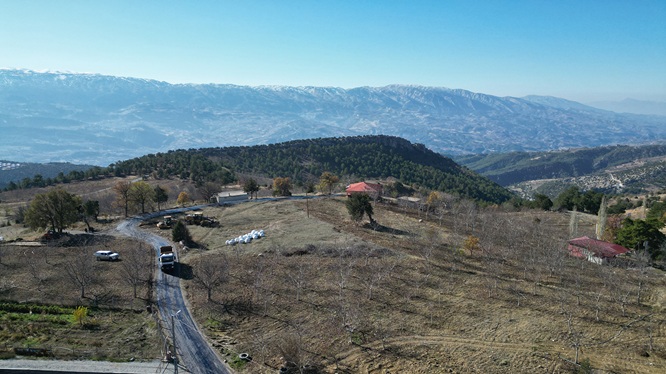 Kabasakal’da Sathi Kaplama Çalışmaları Hız Kazandı