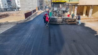 Büyükşehir, Altyapısı Tamamlanan Pazarcık Atatürk Caddesi’ni Asfaltlıyor