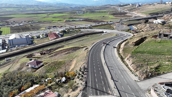 Bahçeci Hoca Bulvarı, Güçlendirmenin Ardından Yeniden Trafiğe Açıldı