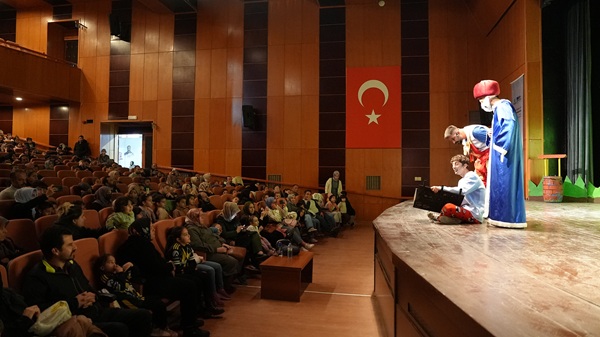 Masalların Renkli Evreni Çocukları Hayran Bıraktı