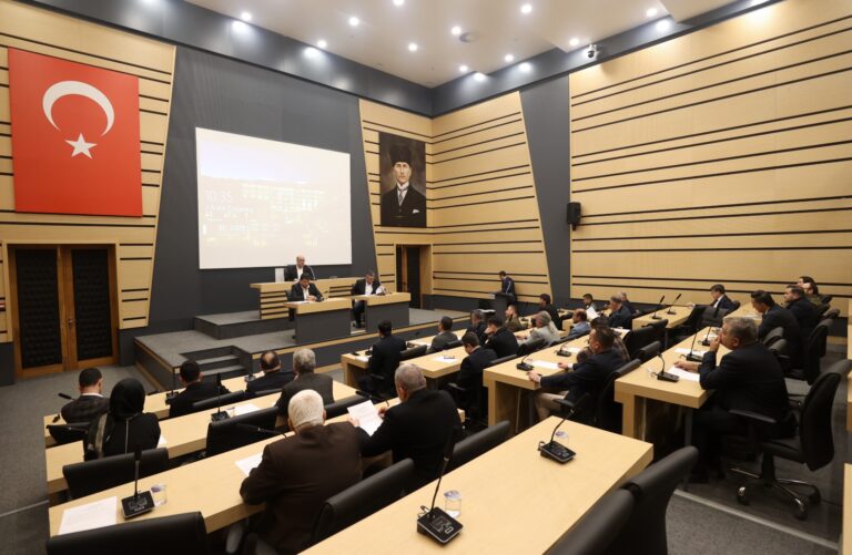 Dulkadiroğlu Meclisi Toplandı: Başkan Akpınar “Hizmet Kapasitemizi Güçlendiriyoruz”