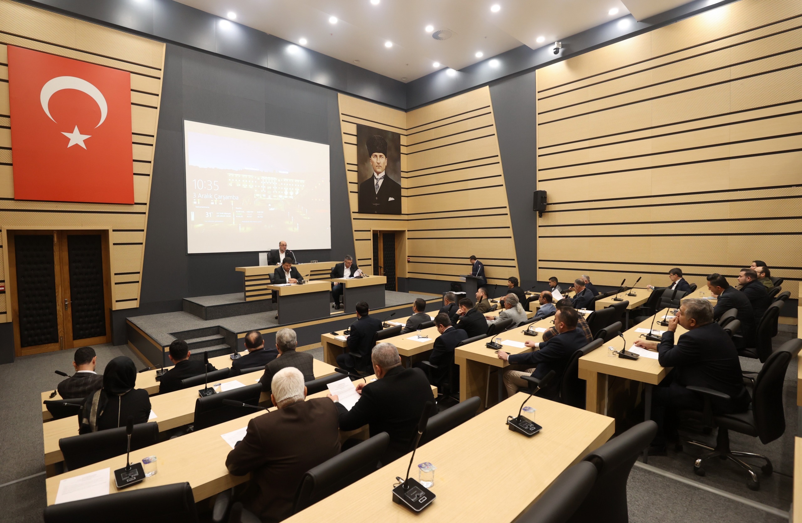 Dulkadiroğlu Meclisi Toplandı: Başkan Akpınar “Hizmet Kapasitemizi Güçlendiriyoruz”