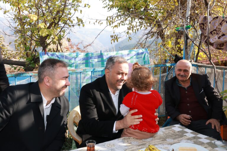 BAŞKAN TOPTAŞ’TAN BATI MAHALLELERİNE ÇIKARMA