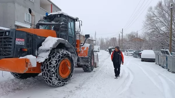 Kuzey İlçelerde Karla Mücadele Aralıksız Sürüyor