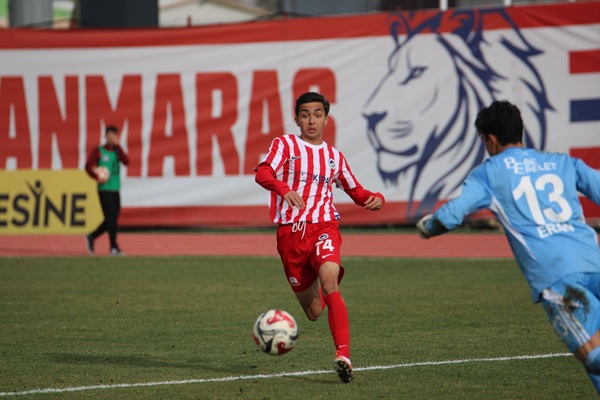 Kimse Fark Etmedi… O Daha 18 Yaşında