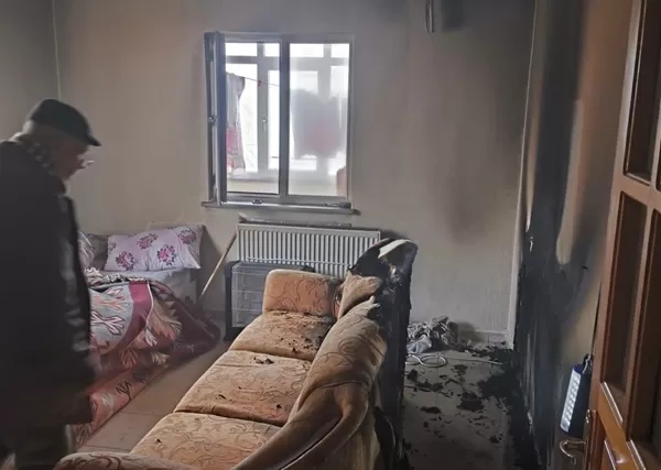 Kahramanmaraş’ta Ev Yangını: 1 Kişi İtfaiye Tarafından Kurtarıldı