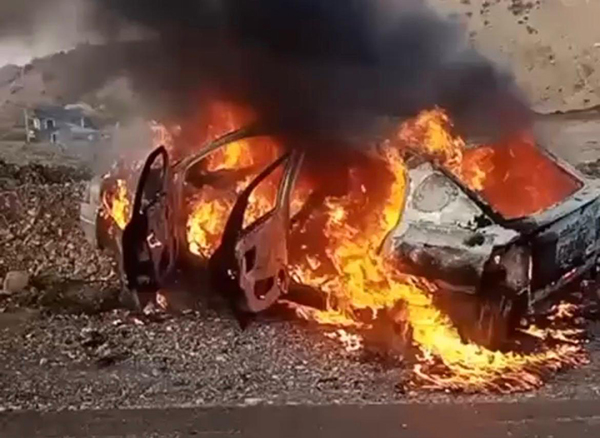 Kahramanmaraş’ta otomobil demir yığınına döndü