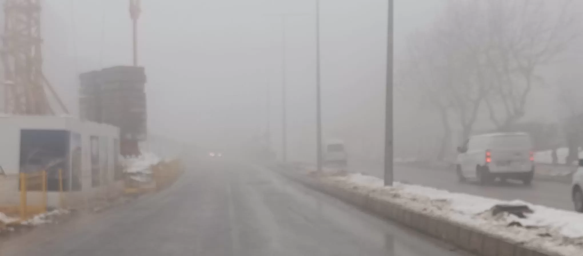 Kahramanmaraş’ta Göz Gözü Görmedi: Şehir Adeta Beyaz Bir Örtüyle Kaplandı!