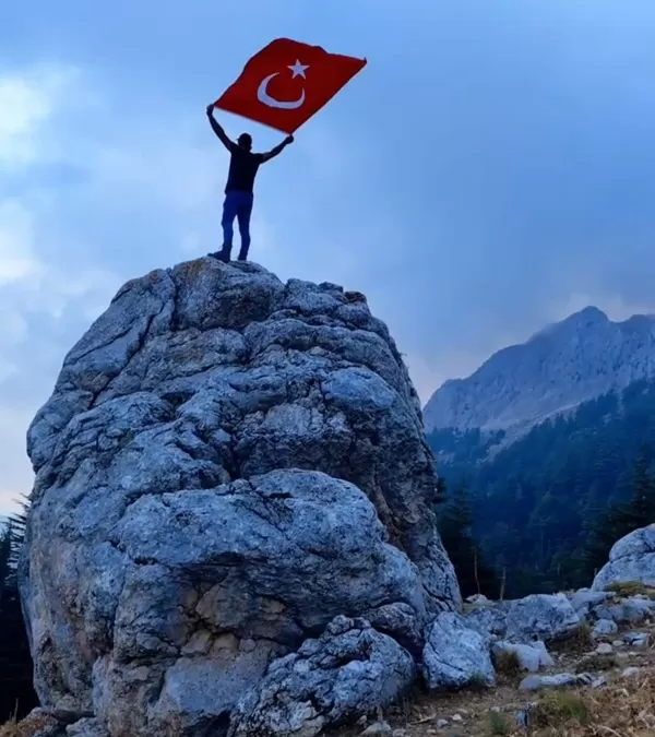 Andırın’ın Zirvesinden Nusaybin’e Sert Cevap: Al Bayrak Dağlarda Dalgalandı!