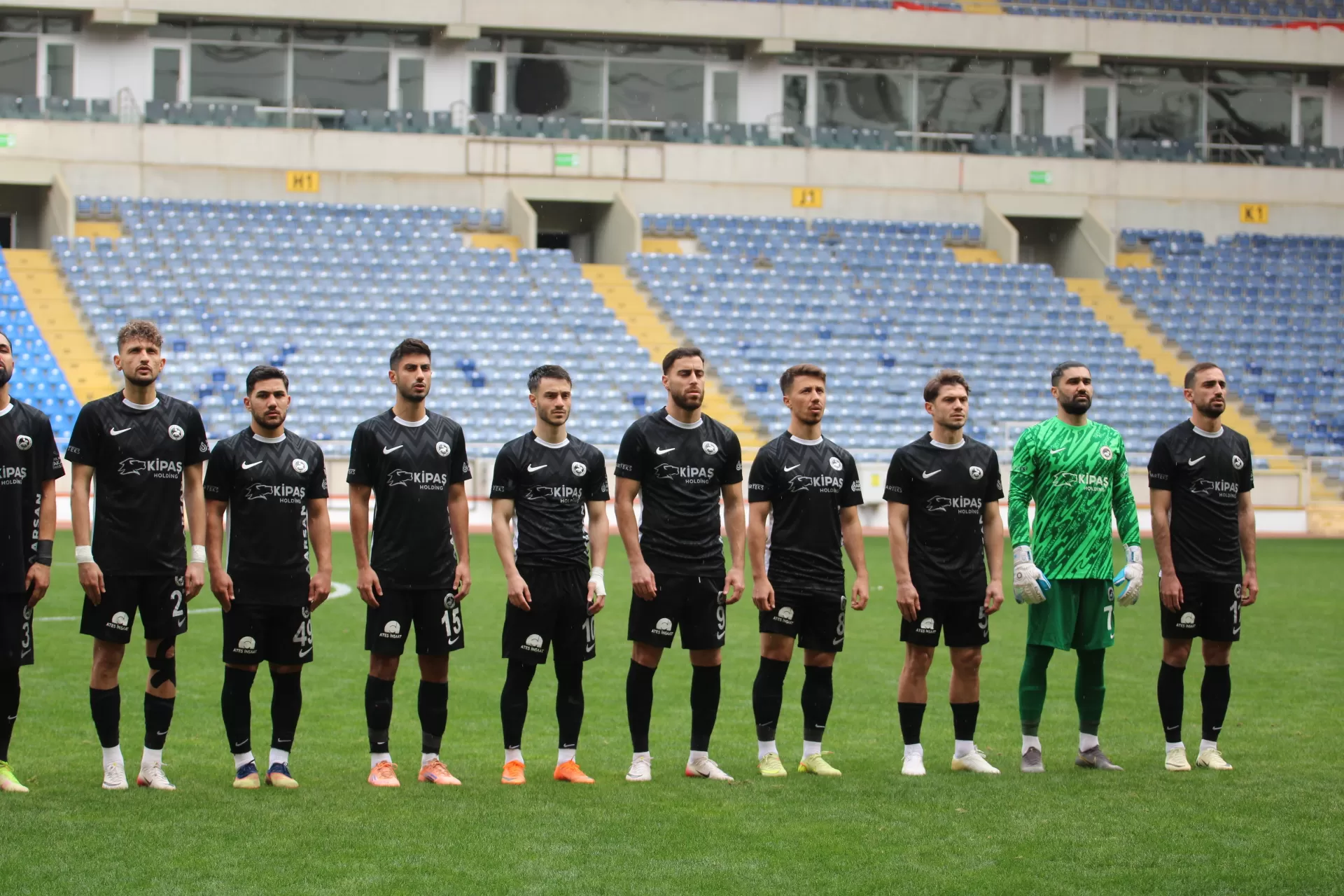 İstiklalspor Mersin’de Coştu: 6-0’lık Tarihi Galibiyet!