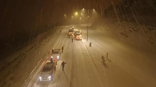 Kahramanmaraş’ta Dev Kar Nöbeti: Büyükşehir Gece Boyunca Uyku Uyumanı!