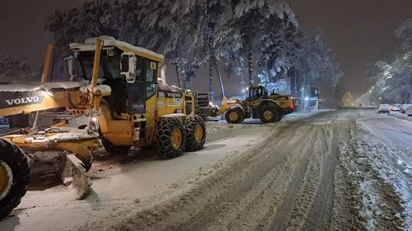 Kahramanmaraş’ta Kar Seferberliği: Büyükşehir Ekipleri İlçelerde ve Kırsalda Teyakkuzda!