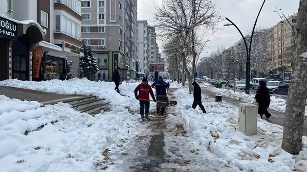 Büyükşehir’den Yaya Güvenliği İçin Kesintisiz Mesai