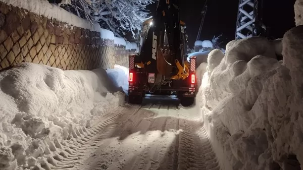 Kahramanmaraş’ta Kar Alarmı! Büyükşehir Ekipleri Yolları Açık Tutmak İçin Teyakkuzda