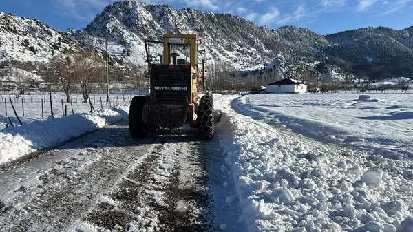 Kahramanmaraş’ın Dört Yanında Kar Seferberliği: Kırsal Mahalle Yolları Bir Bir Açılıyor!