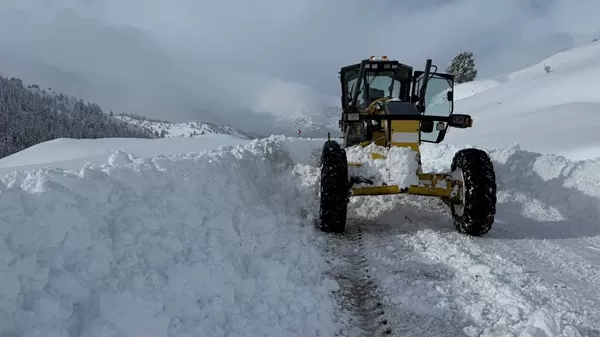 Kahramanmaraş Kırsalında Kar Seferberliği! Büyükşehir 4 İlçede Teyakkuzda