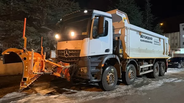 Kuzey İlçelerde Kar Alarmı: Büyükşehir 48 İş Makinesiyle Nöbette!