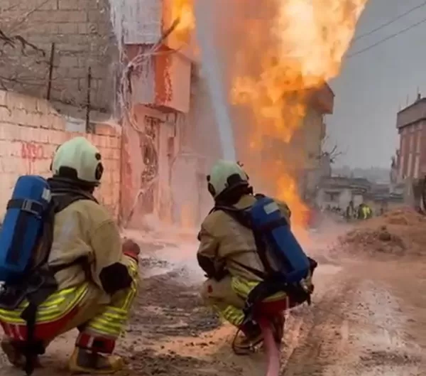Kahramanmaraş’ta Korkutan Doğalgaz Patlaması: Mahsur Kalan 3 Kişi Son Anda Kurtarıldı