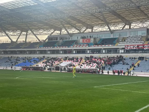 Türk Futbolunda Tarihi Skandal: Güvenliksiz Maç Oynandı! Mersin’de Güvenlik Yok, Gol Çok