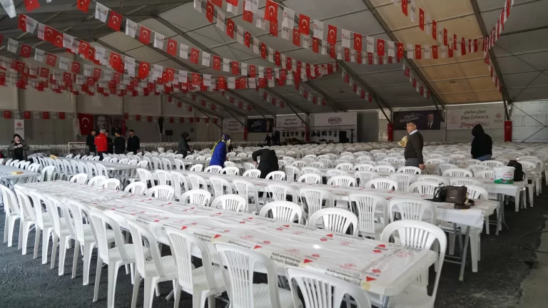 Büyükşehir’den Ramazan’da Büyük Dayanışma: 3 Noktada İftar Çadırı