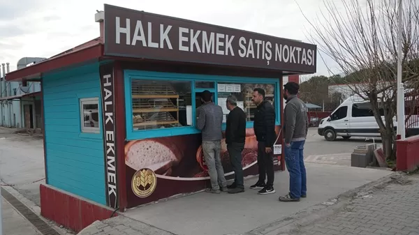 Büyükşehir, Günlük 50 Bin Halk Ekmeği İftar Sofralarıyla Buluşturuyor