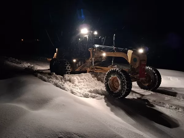 Büyükşehir’den Kar Mesaisi: Kırsalda Ulaşım İçin Kesintisiz Mücadele