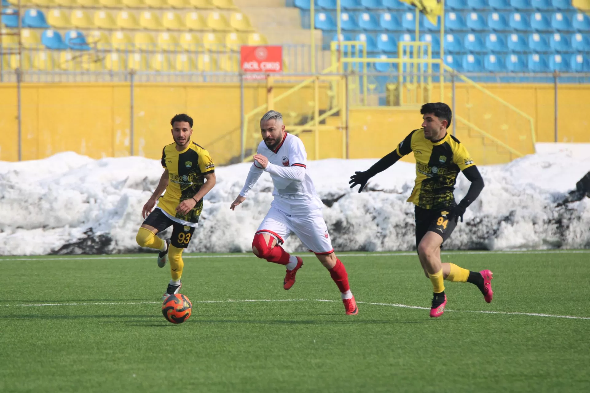 Hurşit Taşçı’dan Kötü Haber: Ağrı Deplasmanında Korkutan Sakatlık!